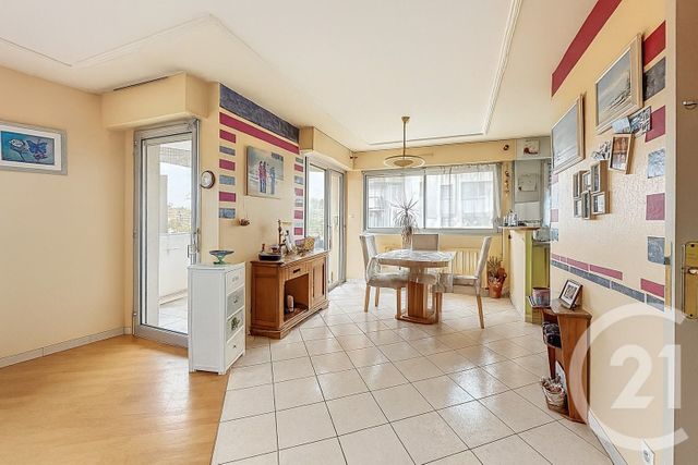 Appartement T4 à vendre - 4 pièces - 78.37 m2 - NANTES - 44 - PAYS-DE-LOIRE - Century 21 Doulon