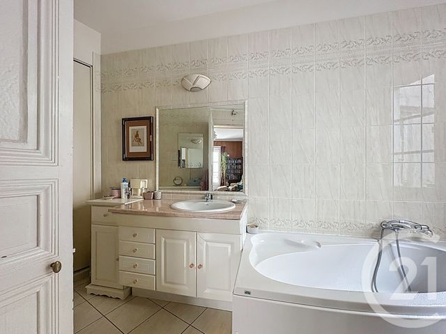 Appartement T4 à vendre - 4 pièces - 110.7 m2 - NANTES - 44 - PAYS-DE-LOIRE - Century 21 Doulon