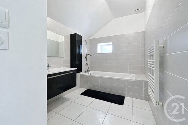 maison à louer - 5 pièces - 222.0 m2 - CARQUEFOU - 44 - PAYS-DE-LOIRE - Century 21 Doulon