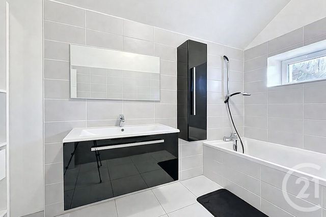 maison à louer - 5 pièces - 222.0 m2 - CARQUEFOU - 44 - PAYS-DE-LOIRE - Century 21 Doulon
