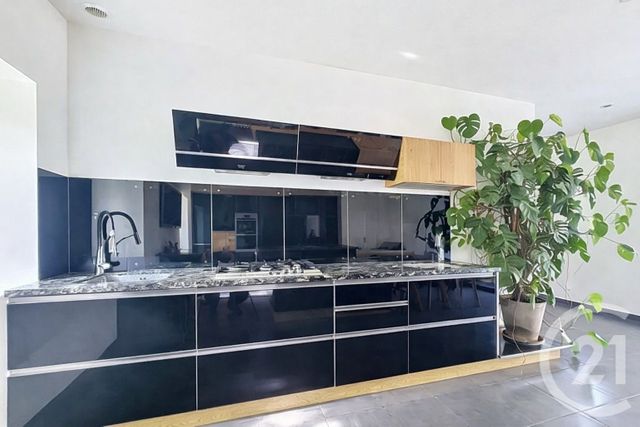 maison à louer - 5 pièces - 222.0 m2 - CARQUEFOU - 44 - PAYS-DE-LOIRE - Century 21 Doulon